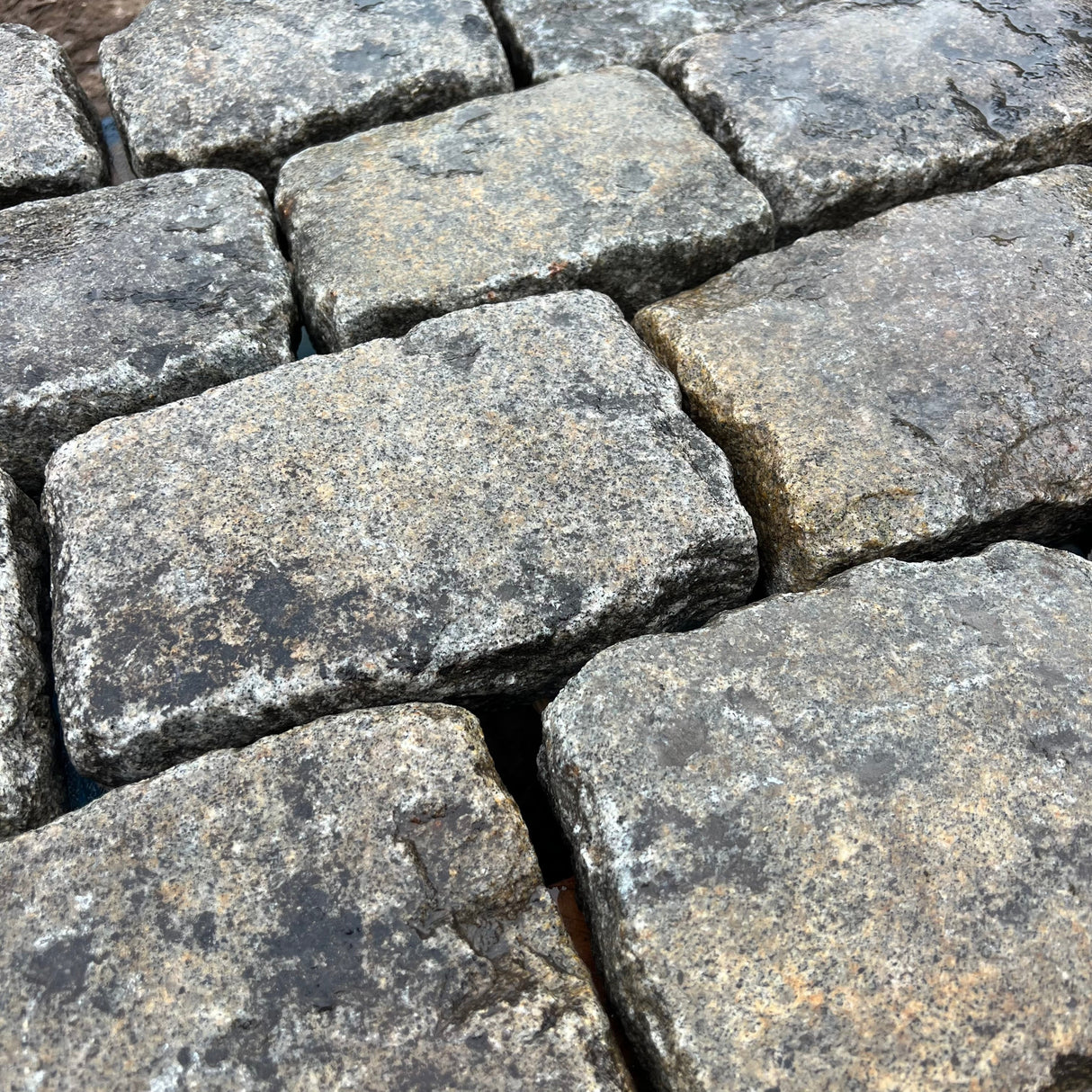 Reclaimed Mixed Granite Cobble Tops - Per SQM