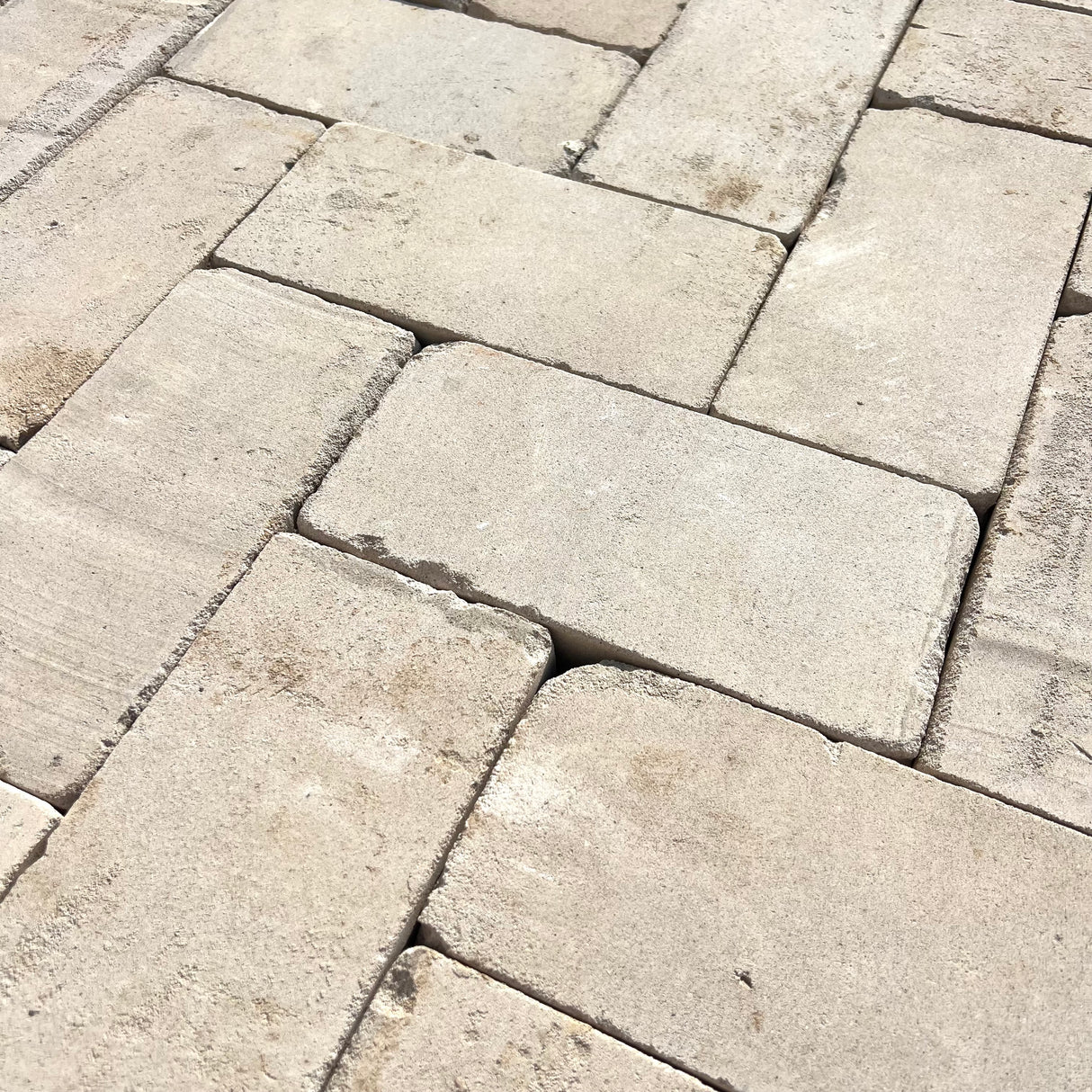 Reclaimed White Paving Bricks | Pack Of 400 Bricks | Free Delivery