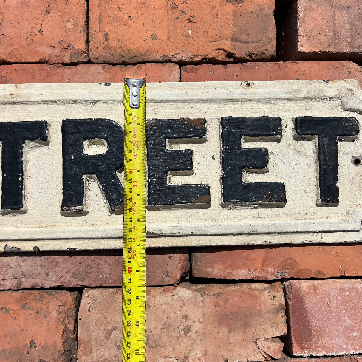 Original Cast Iron ‘Queen Street’ Sign
