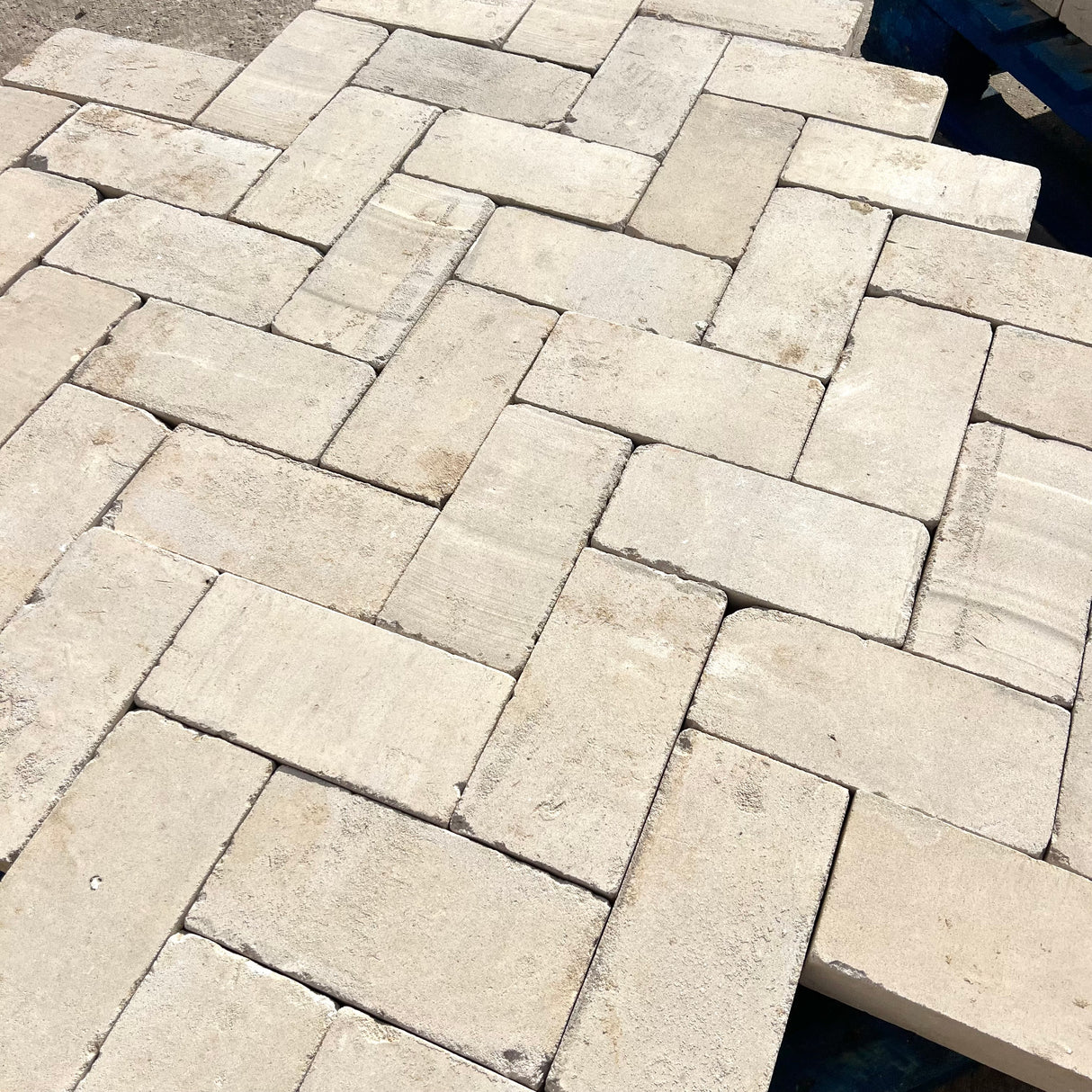 Reclaimed White Paving Bricks | Pack Of 400 Bricks | Free Delivery