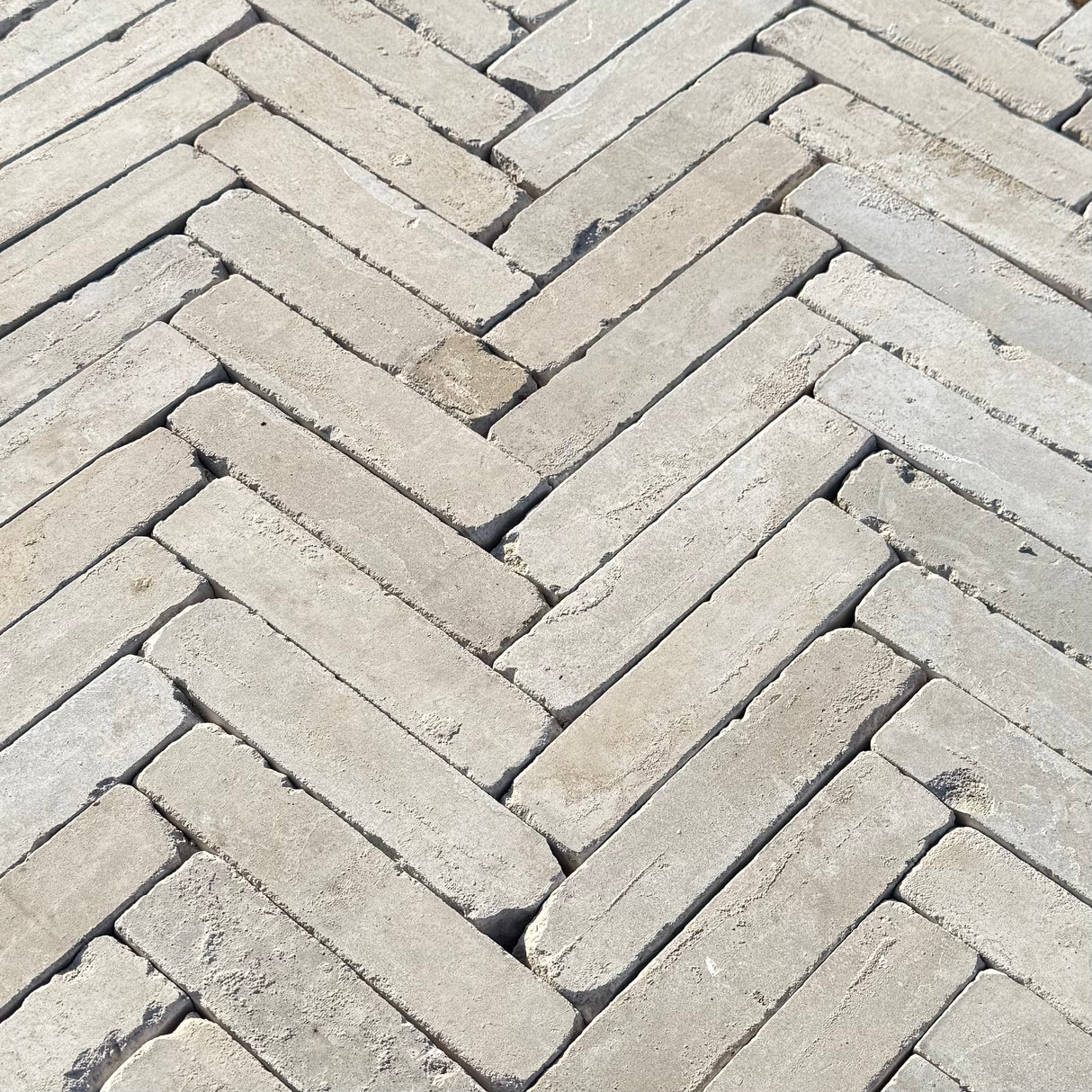 Reclaimed White Stacker Dutch Pavers