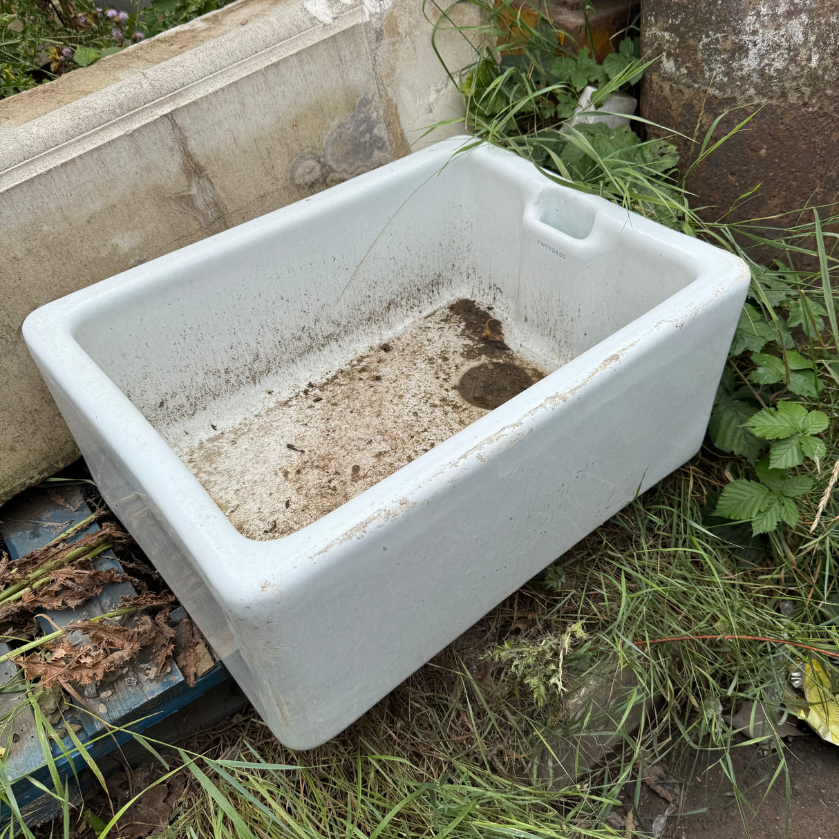 Reclaimed White Ceramic Belfast Sink