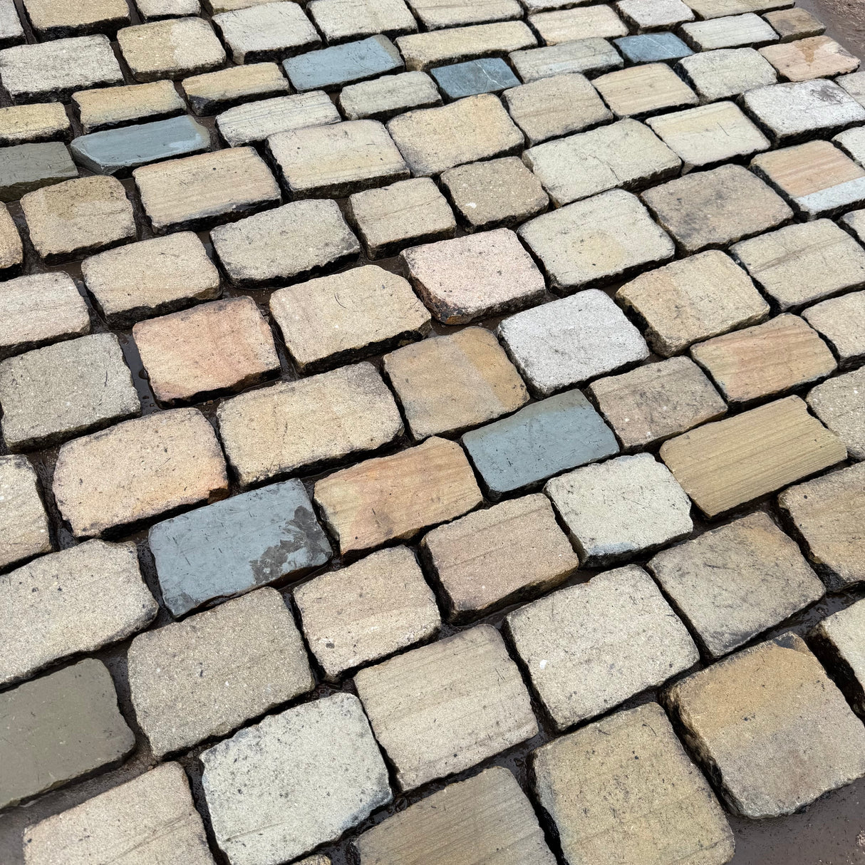 Reclaimed Sawn Yorkshire Stone Cobble Tops - Per SQM