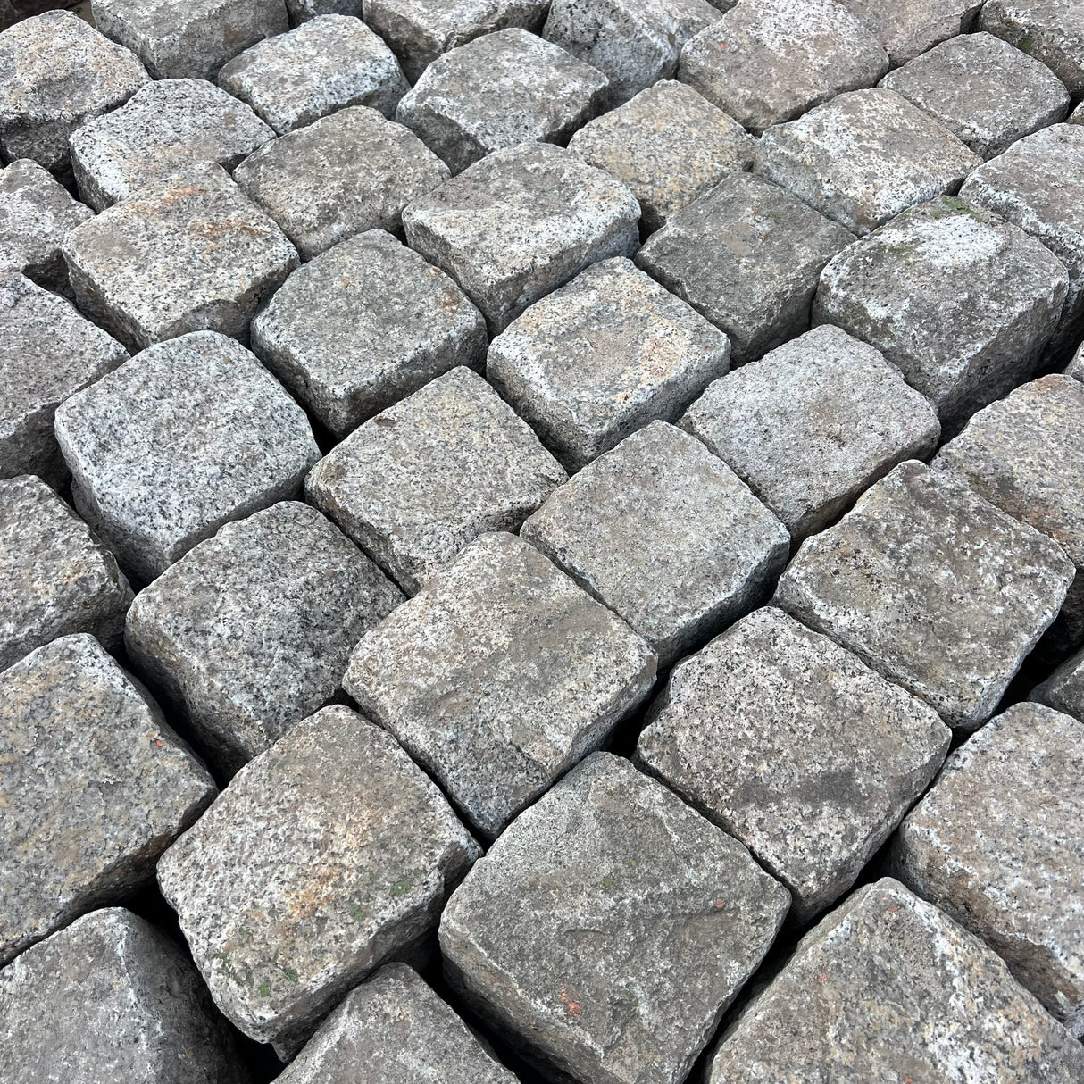 Reclaimed Granite 4" x 4" London Street Cobbles - Bulk Bag