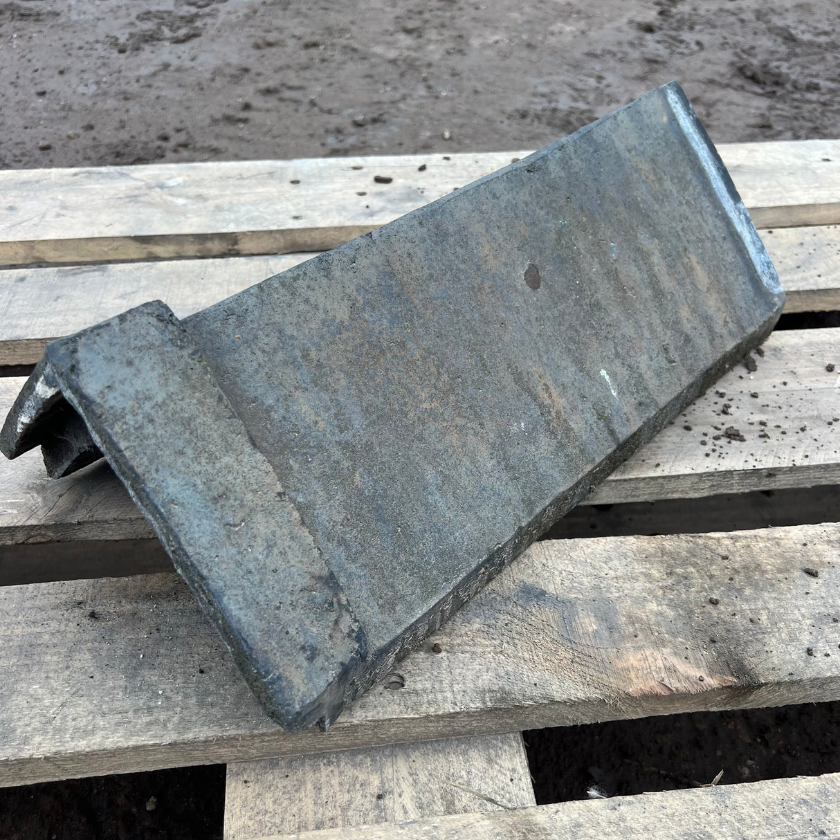 Reclaimed Blue Triangle 18" Clay Roof Ridge Tile - 90 Degree