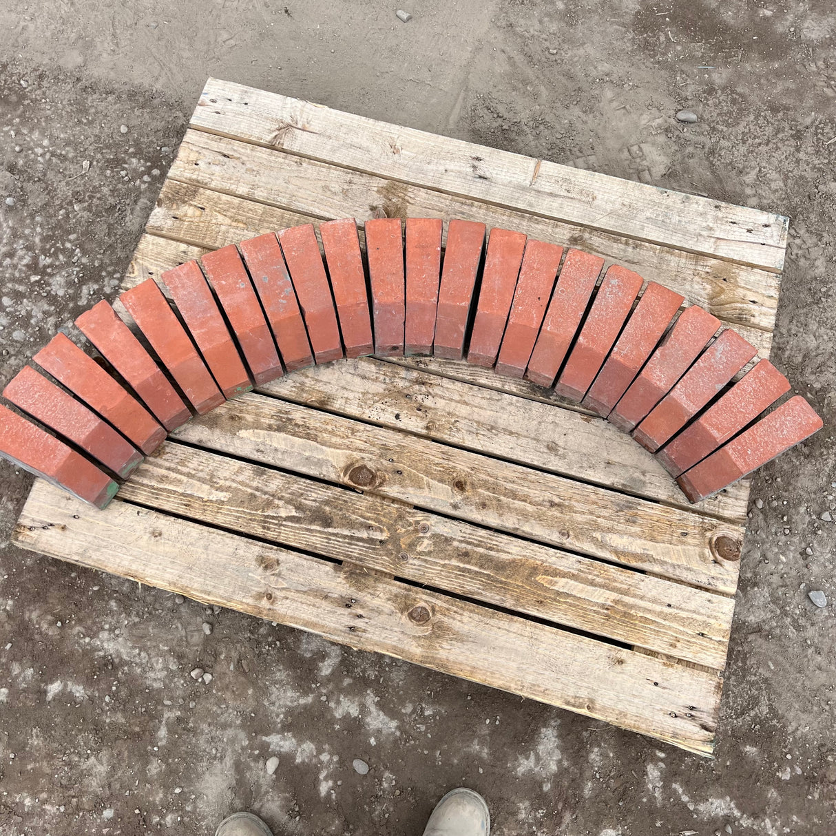 Reclaimed Angled Cant Brick Window Arch - Job Lot