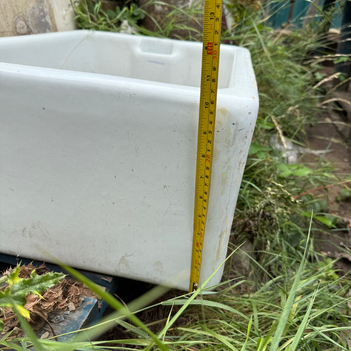 Reclaimed White Ceramic Belfast Sink