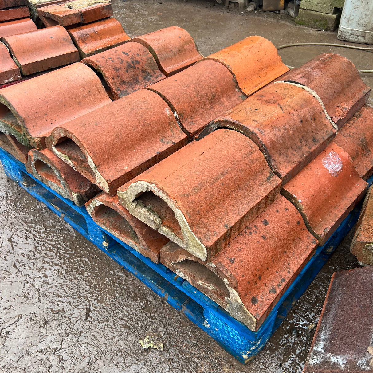 Reclaimed Saddleback Wall Coping Bricks - Job Lot of 21