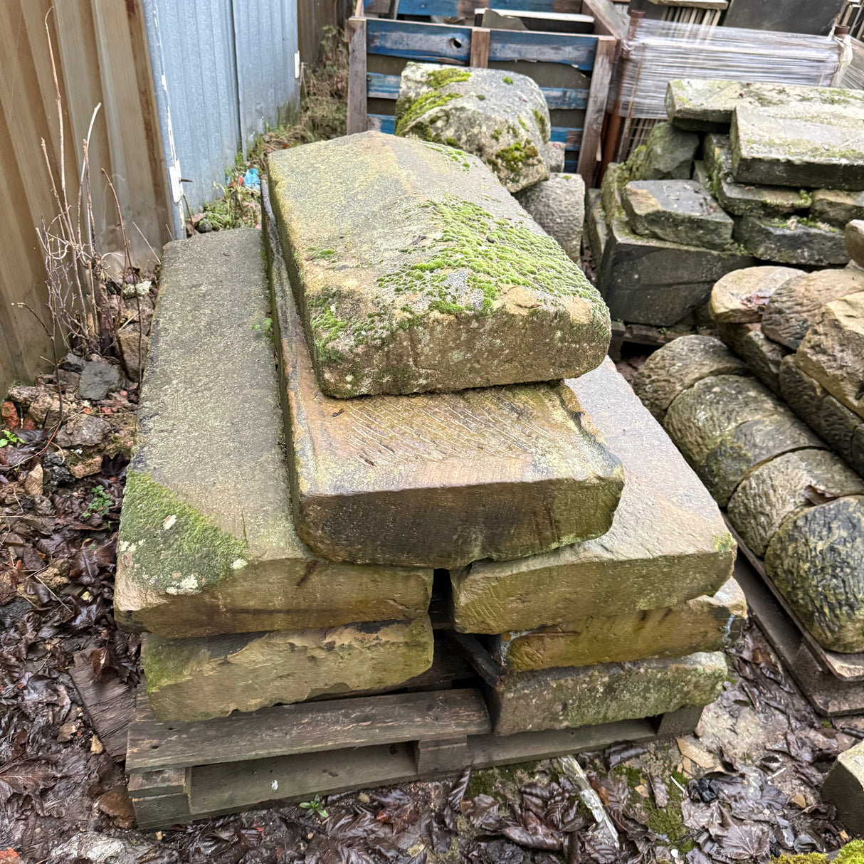 Reclaimed Stone Coping - Job Lot