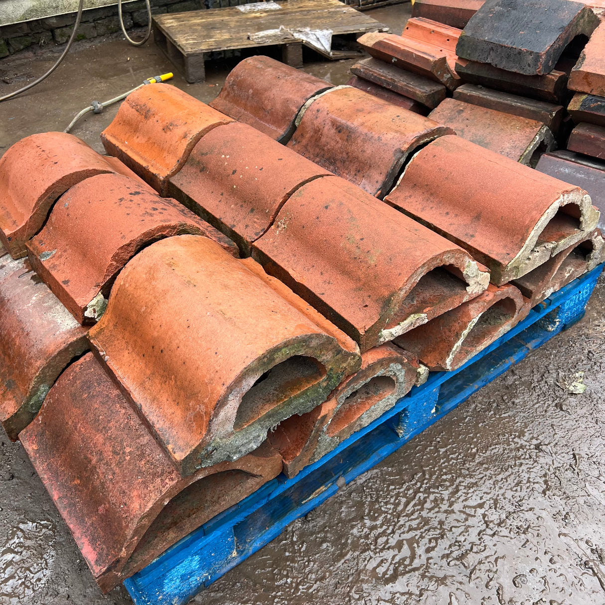 Reclaimed Saddleback Wall Coping Bricks - Job Lot of 21