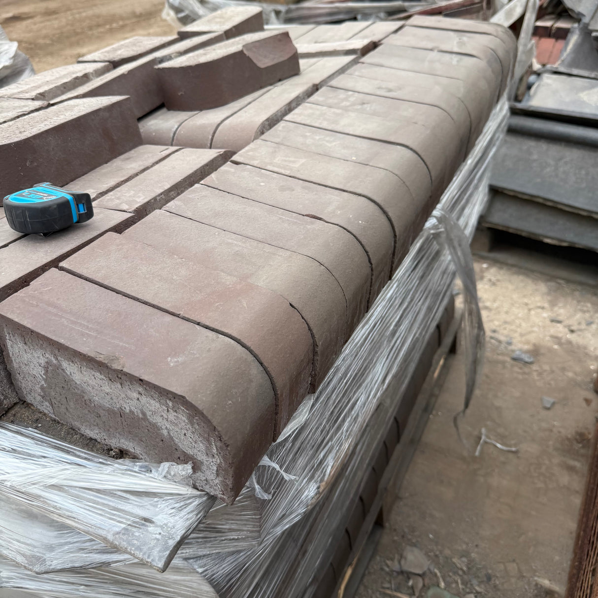 Reclaimed Brindle Blue Bullnose Brick