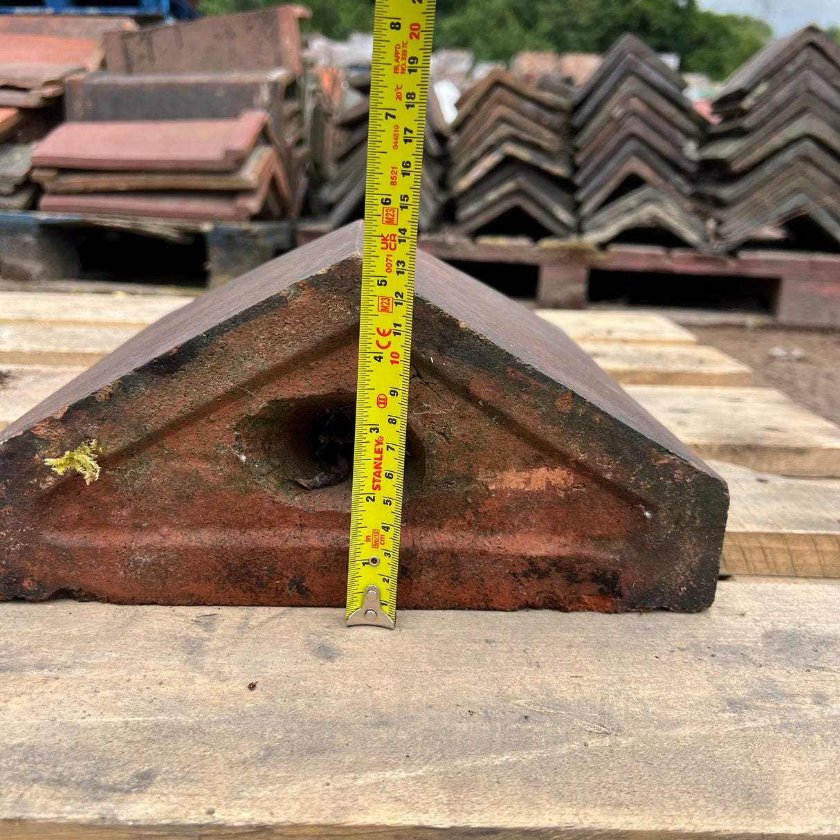 Reclaimed Terracotta Red Brick Wall Coping End