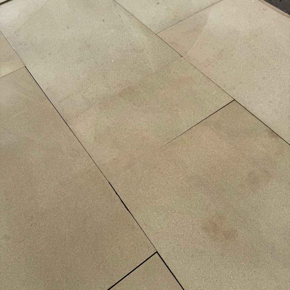 Britannia Buff Yorkshire Stone Sawn Paving - Per SQM