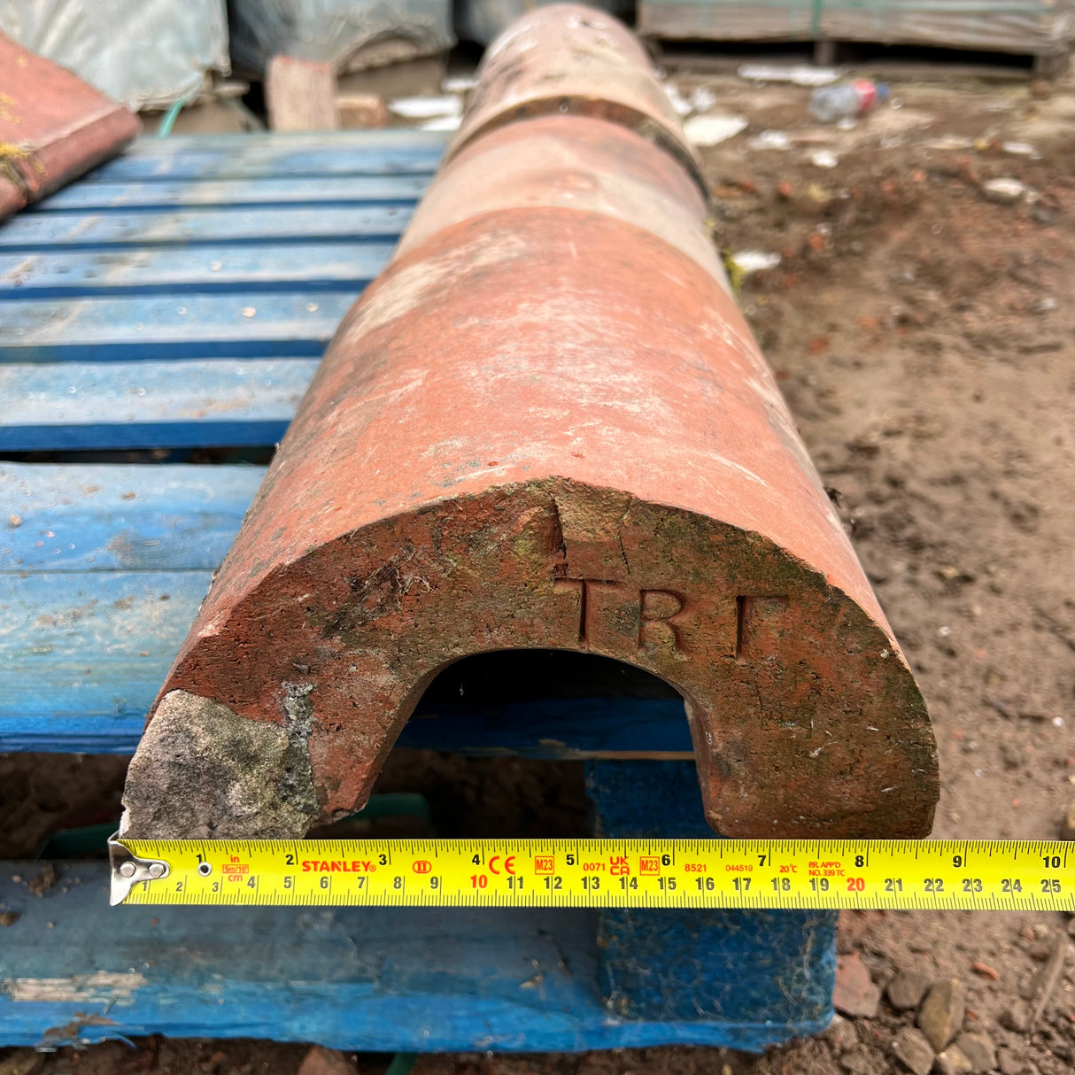 Reclaimed Terracotta Red Wall Coping Brick - Job Lot of 4 ft