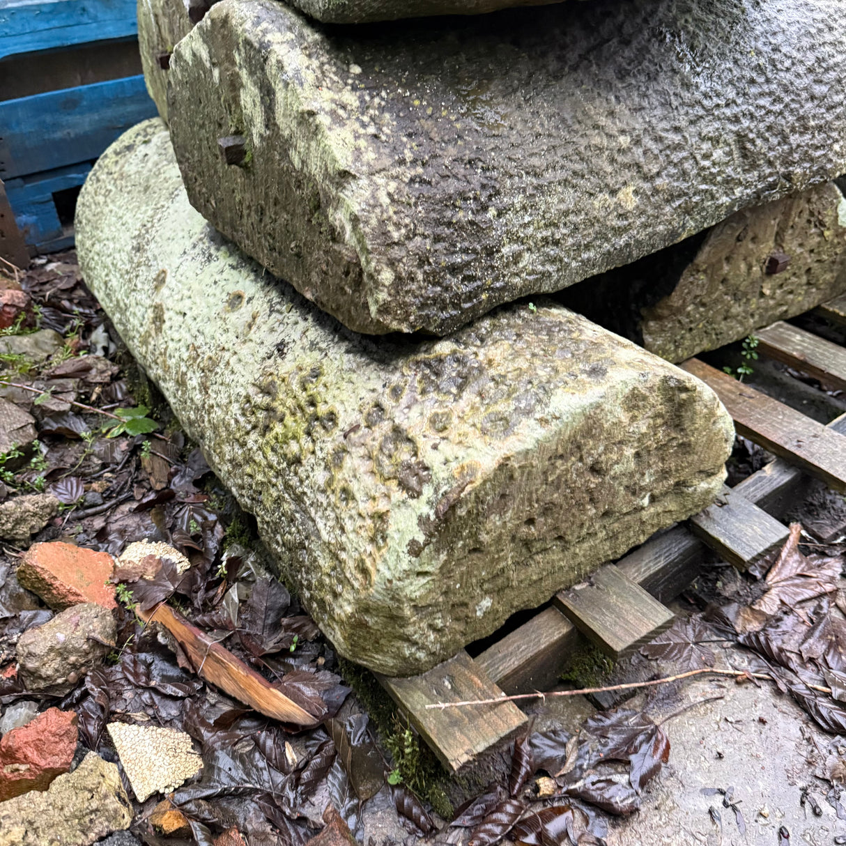 Reclaimed Stone Coping - Job Lot