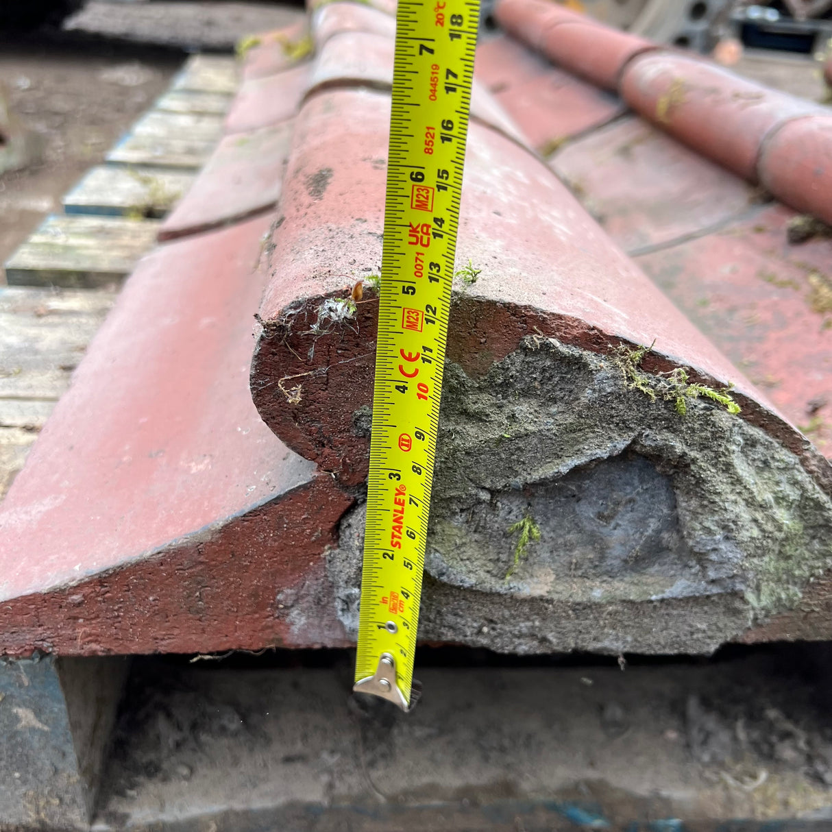 Reclaimed Terracotta Red Wave Wall Coping Brick - Job Lot of 10ft