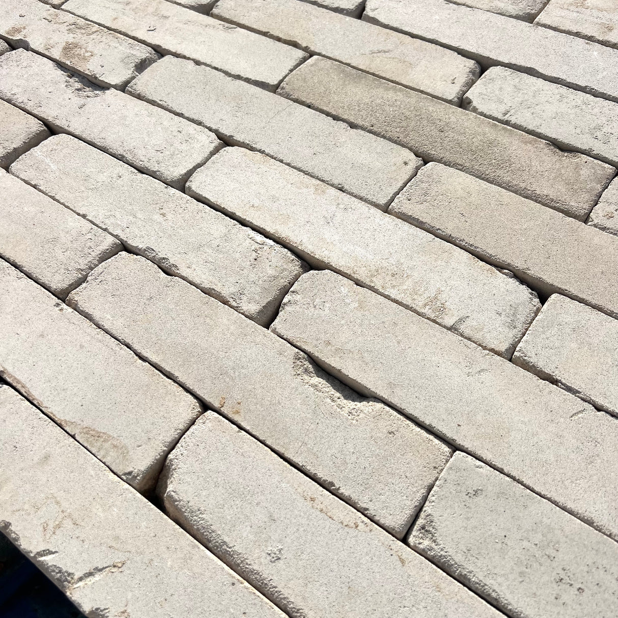Reclaimed White Linear Bricks | Pack Of 400 Bricks | Free Delivery
