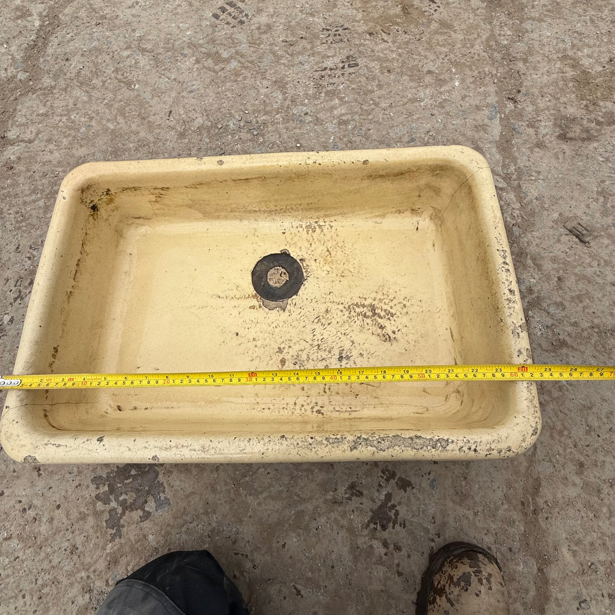 Reclaimed Yellow Ceramic Belfast Sink