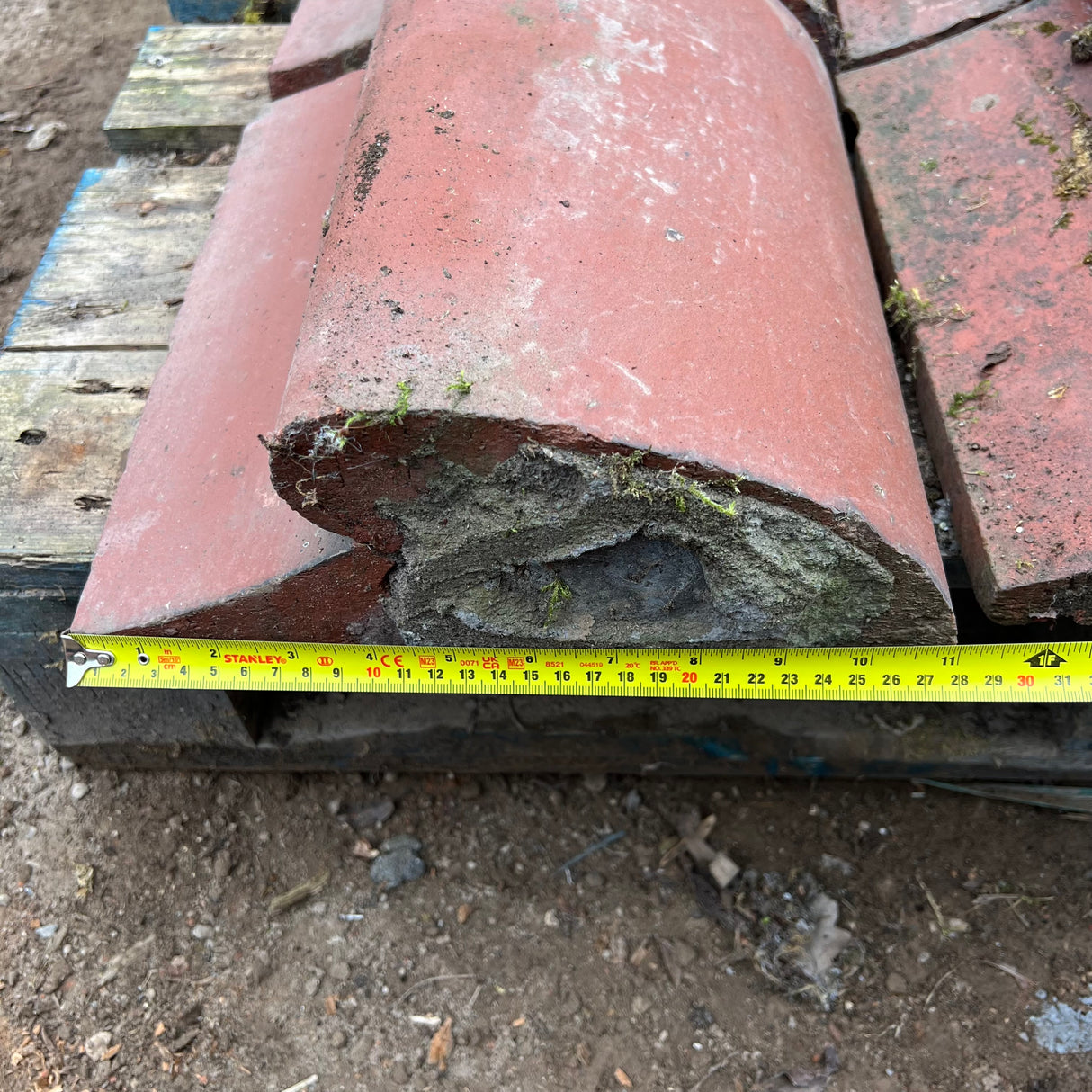 Reclaimed Terracotta Red Wave Wall Coping Brick - Job Lot of 10ft