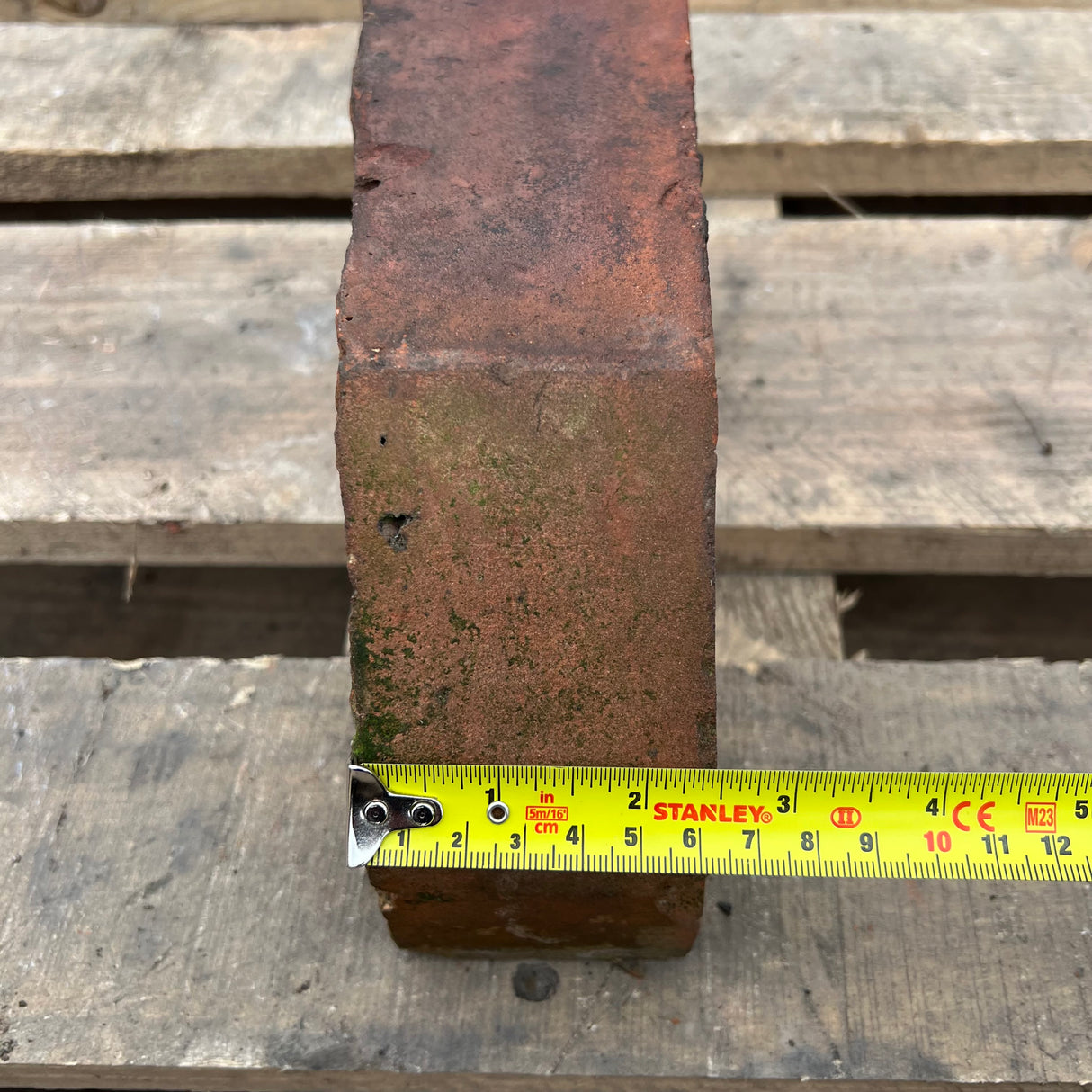 Reclaimed Angled Cant Brick