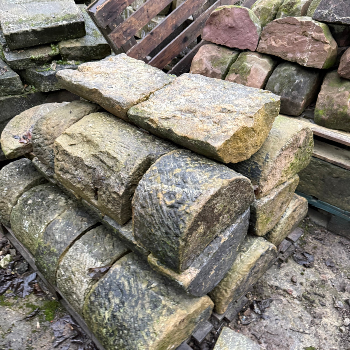 Reclaimed Round Coping Stone - Job Lot