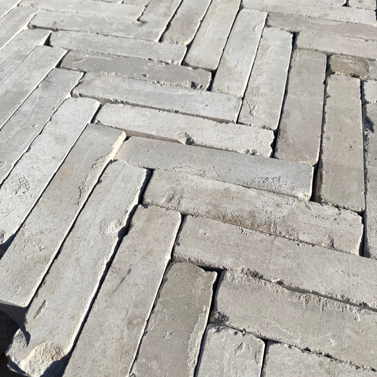 Reclaimed White Stacker Dutch Pavers