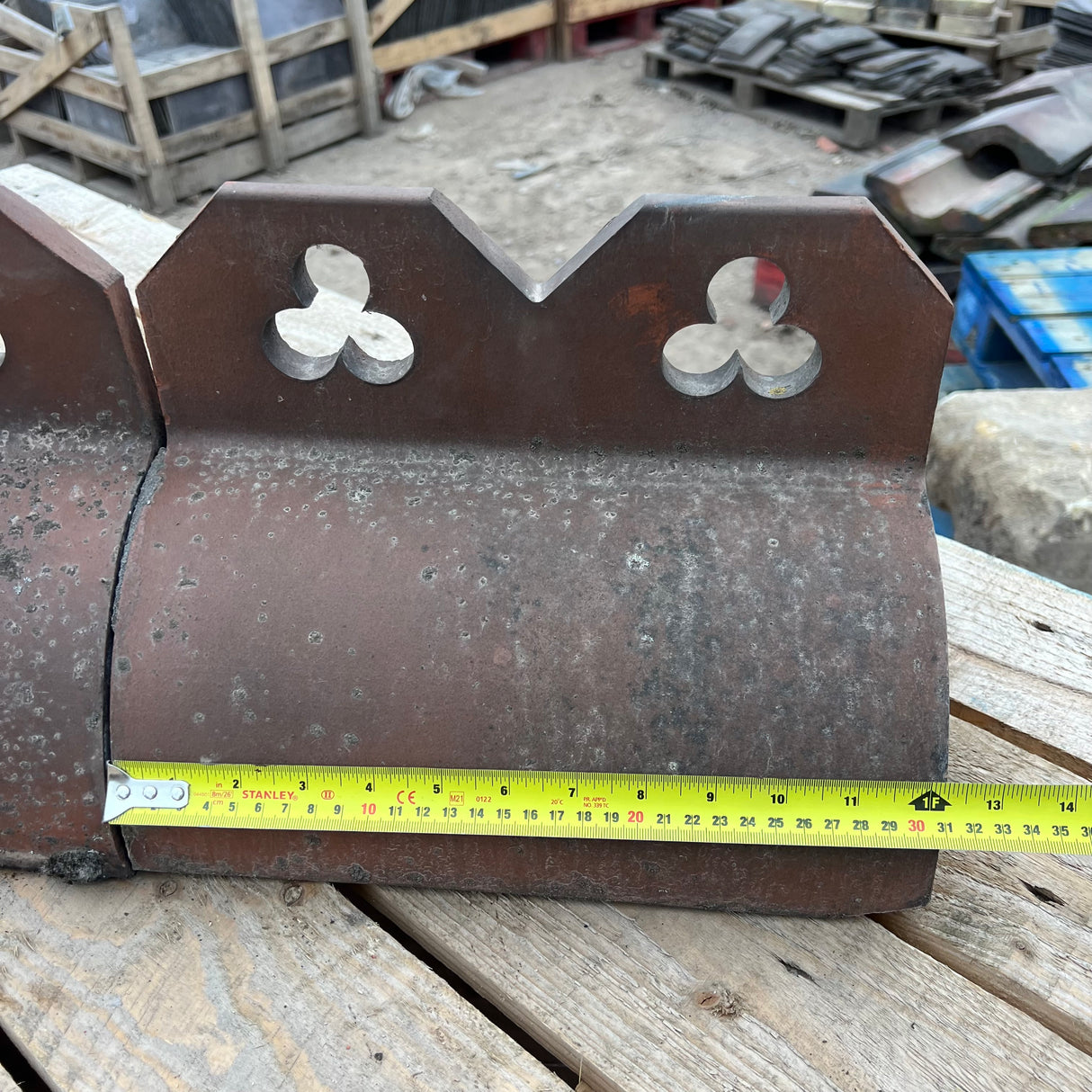 Reclaimed Terracotta Red Half Round Clover Clay Roof Ridge Tile - Job Lot