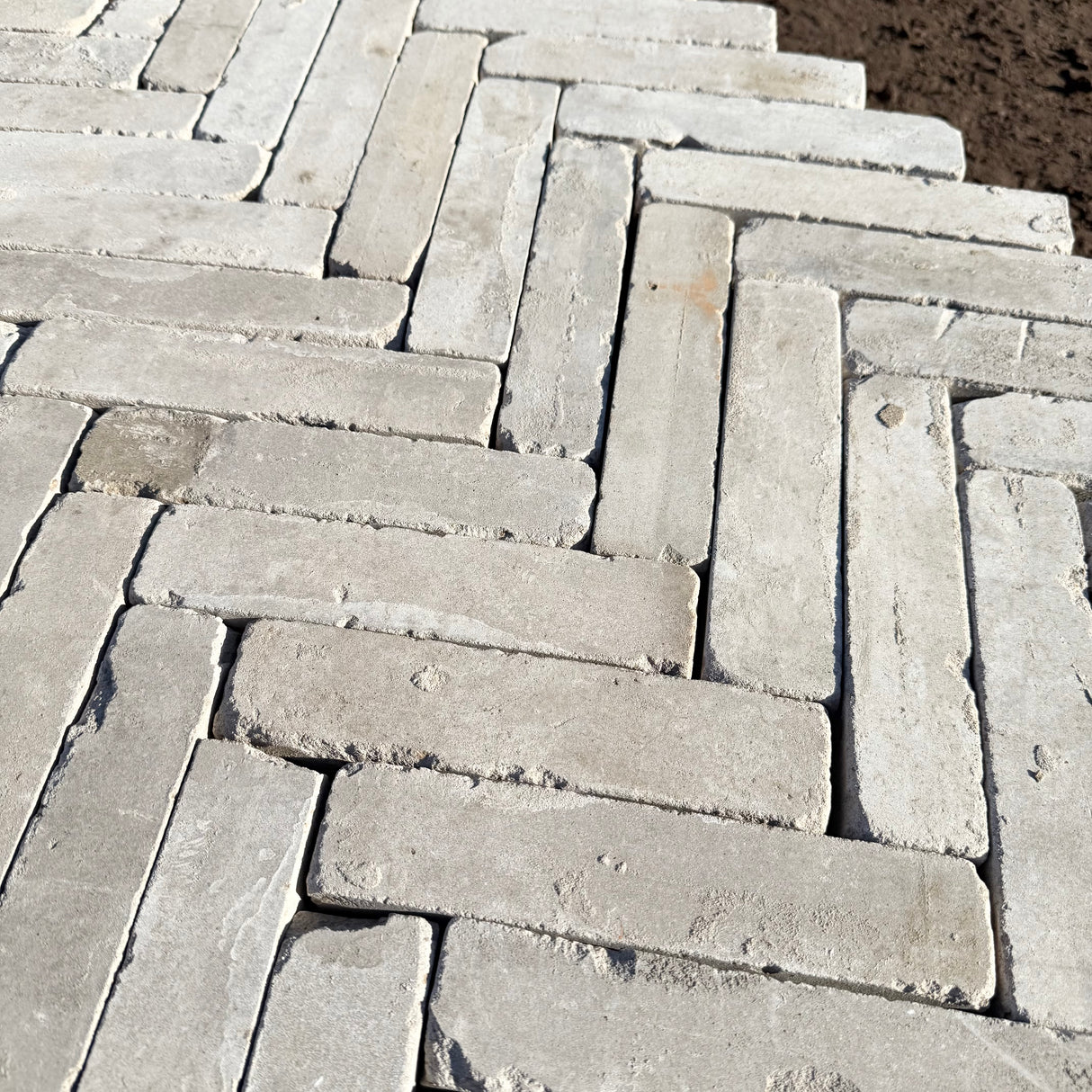 Reclaimed White Stacker Dutch Pavers