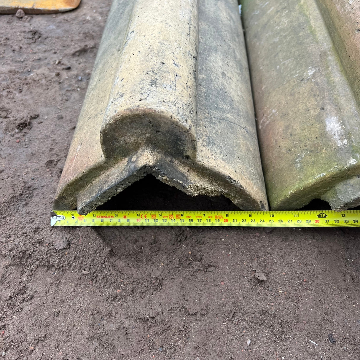 Reclaimed Buff Roll Top Clay Roof Ridge Tile - Job Lot