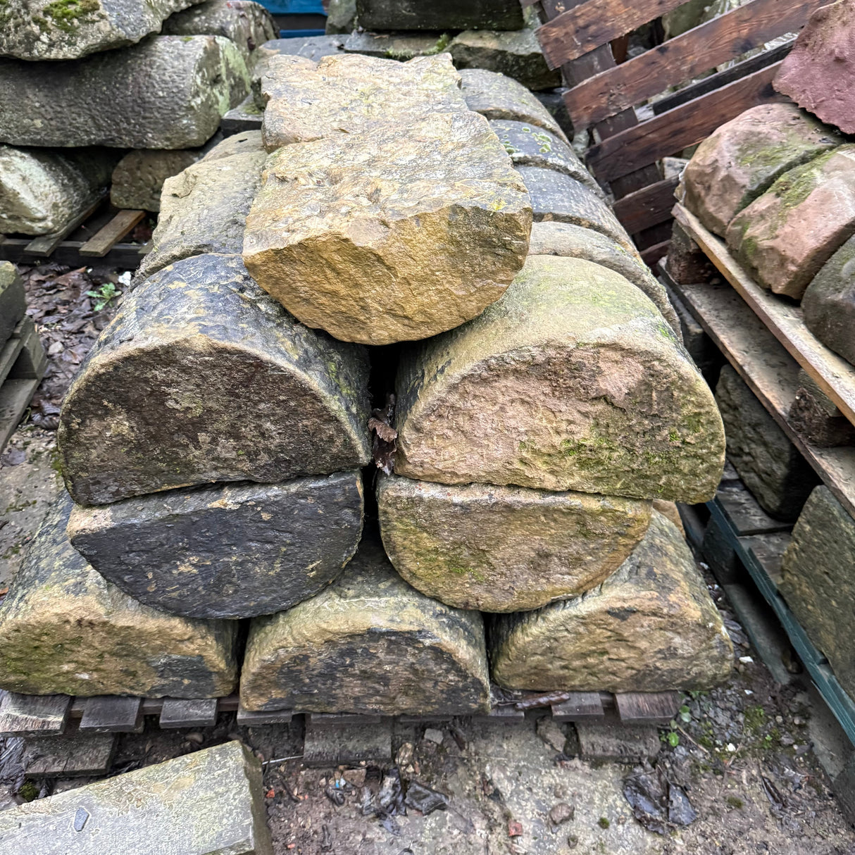 Reclaimed Round Coping Stone - Job Lot