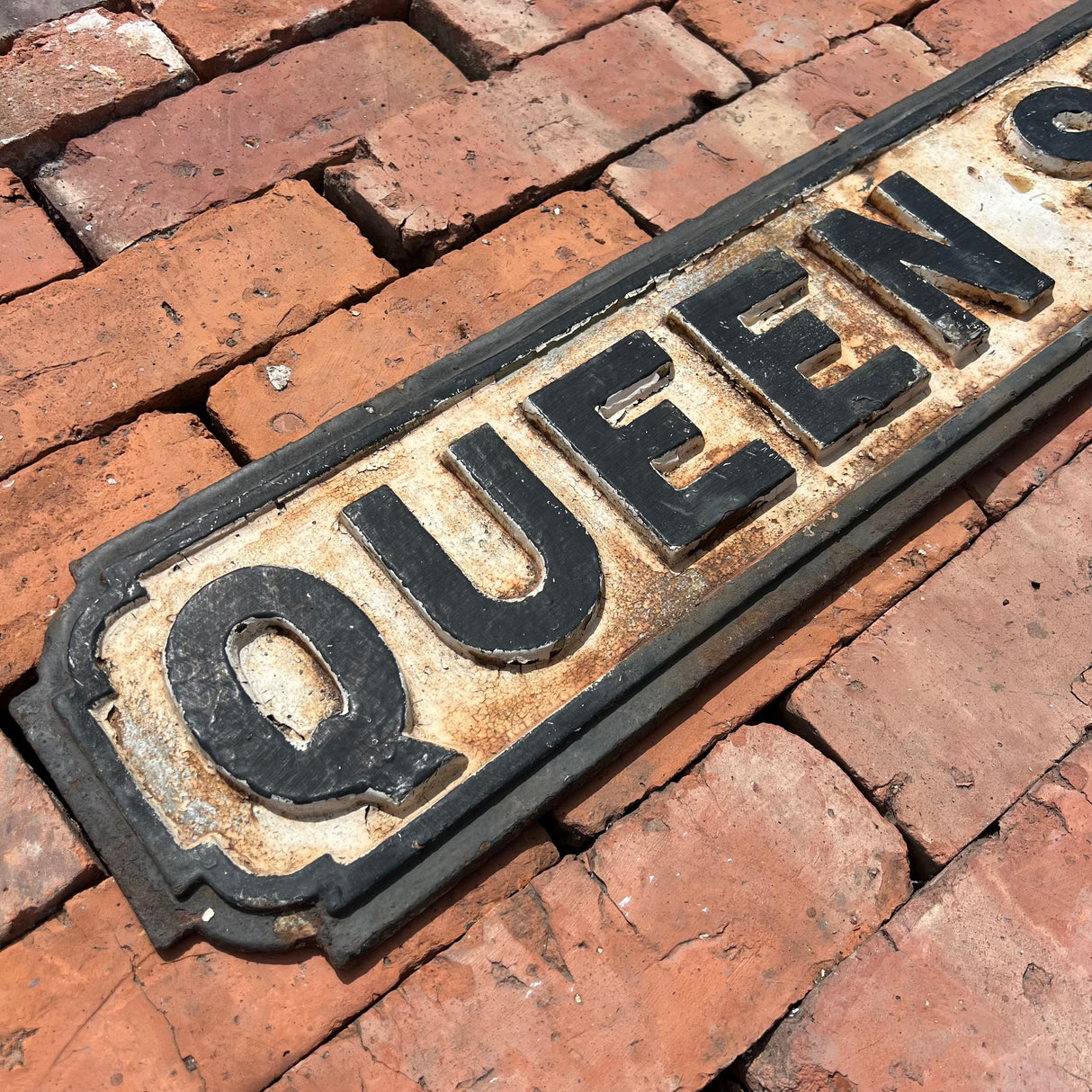 Original Cast Iron ‘Queen Street’ Sign