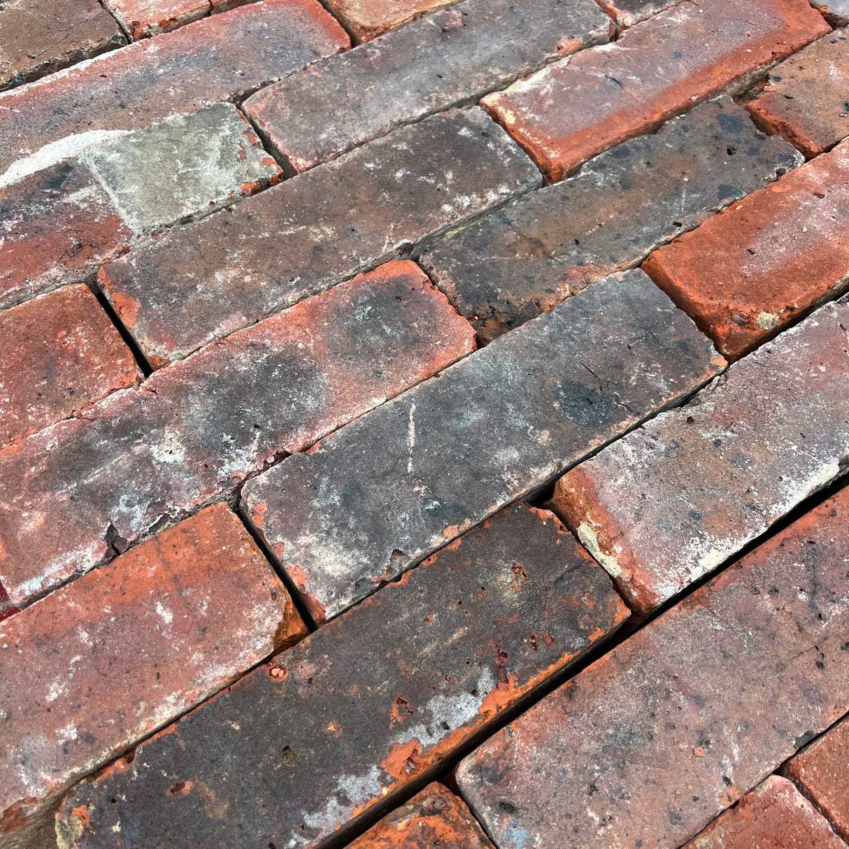 Reclaimed Dark Multi Stock Brick | Pack of 250 Bricks | Free Delivery