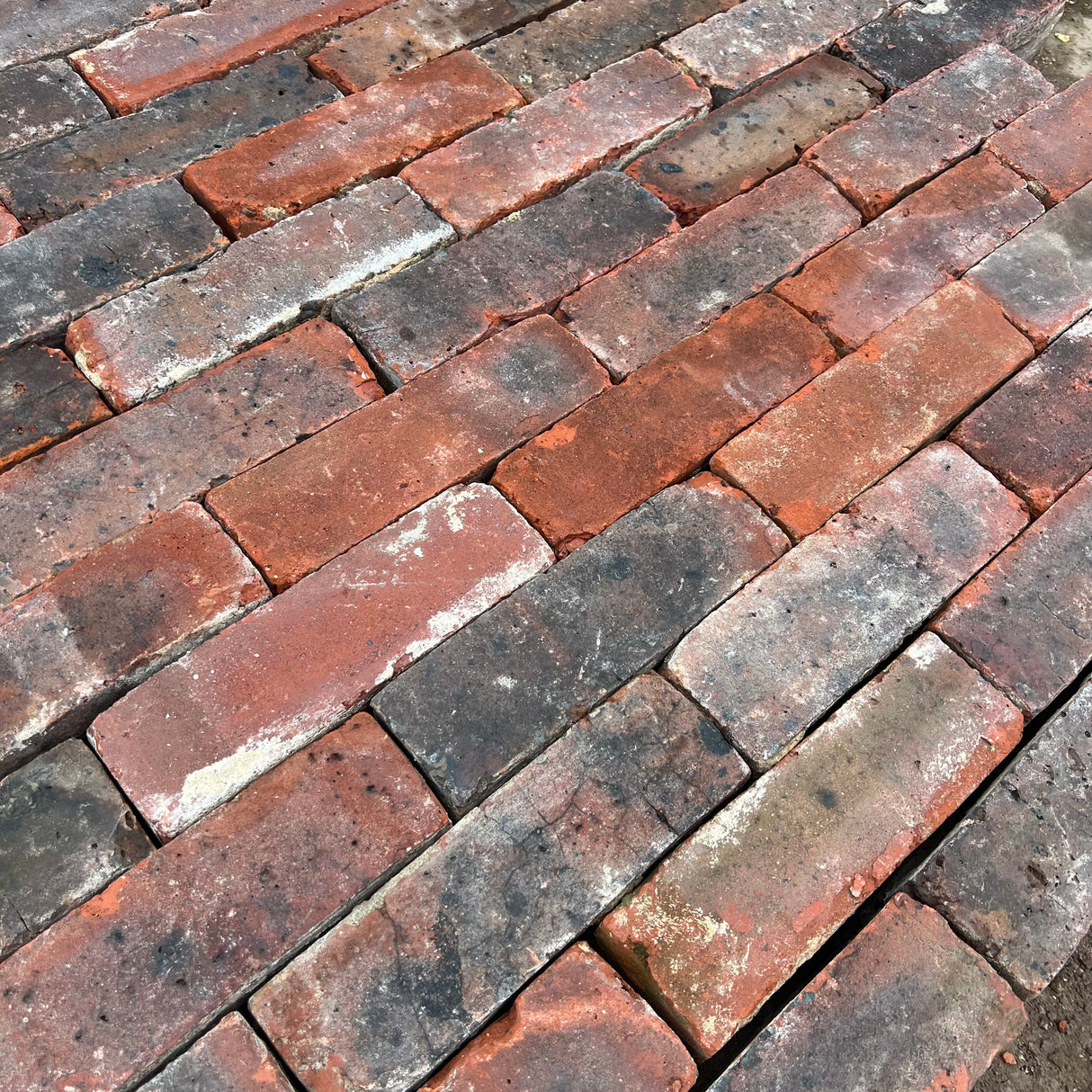 Reclaimed Dark Multi Stock Brick | Pack of 250 Bricks | Free Delivery