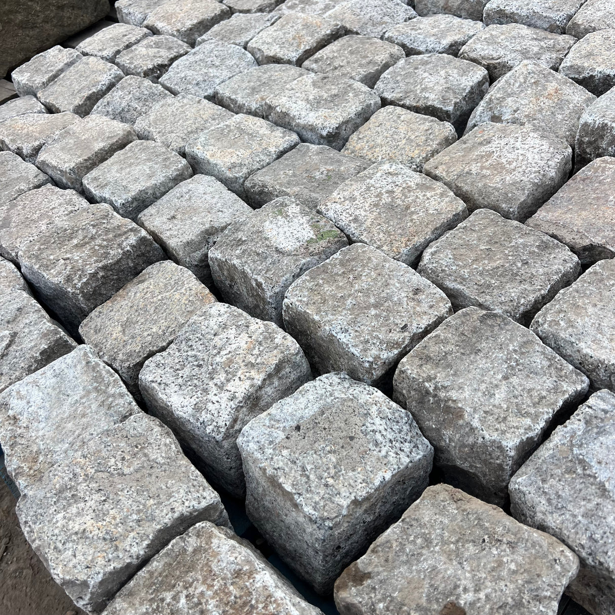Reclaimed Granite 4" x 4" London Street Cobbles - Bulk Bag