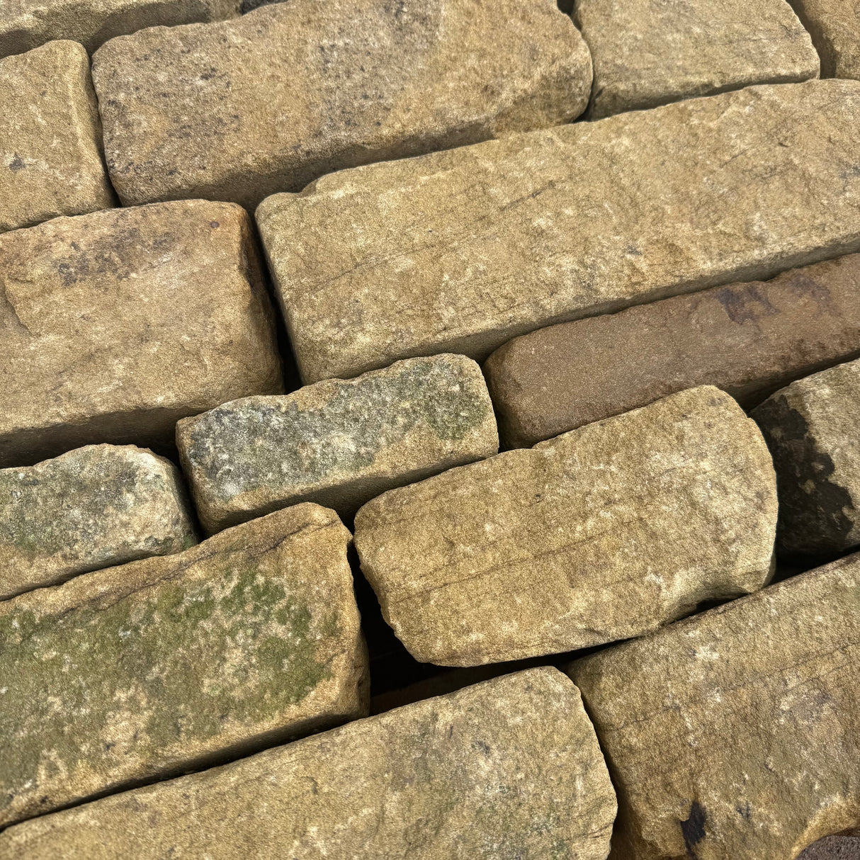 Tumbled Farmhouse Walling Stone - Per Bag