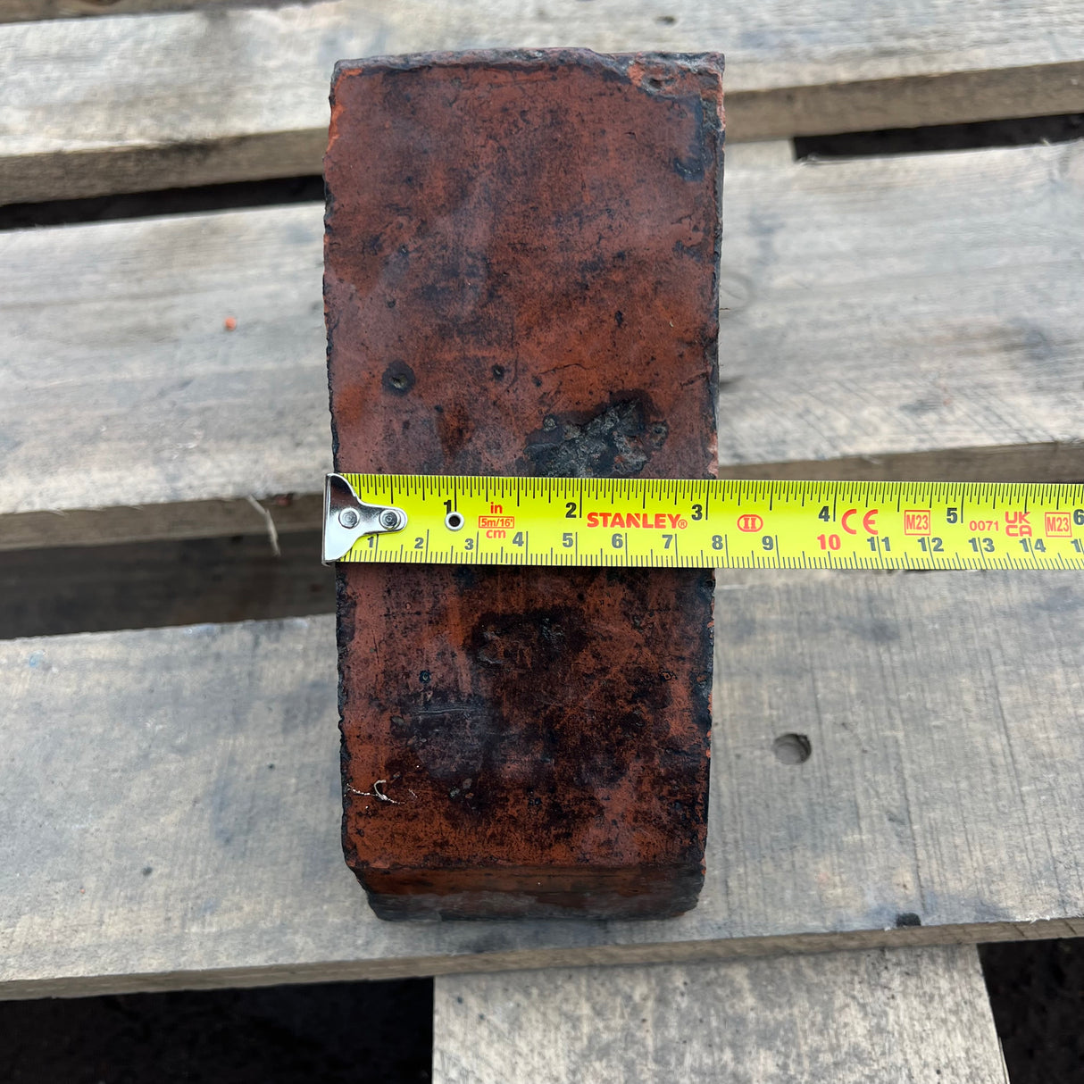 Reclaimed Red Triangle Wall Coping Brick