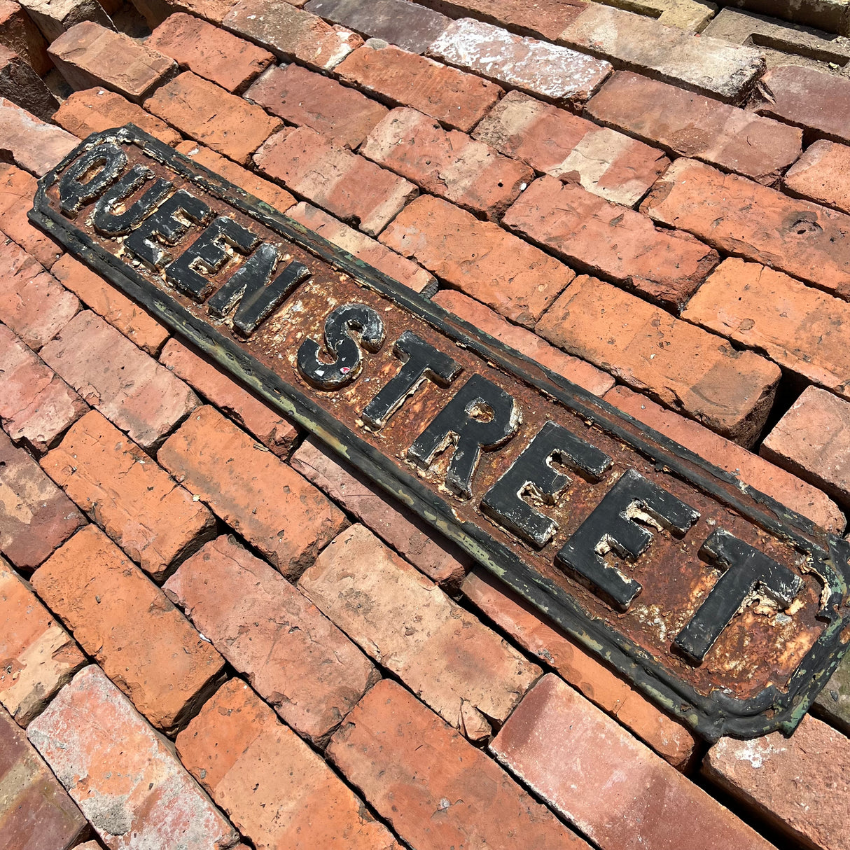 Original Cast Iron ‘Queen Street’ Sign