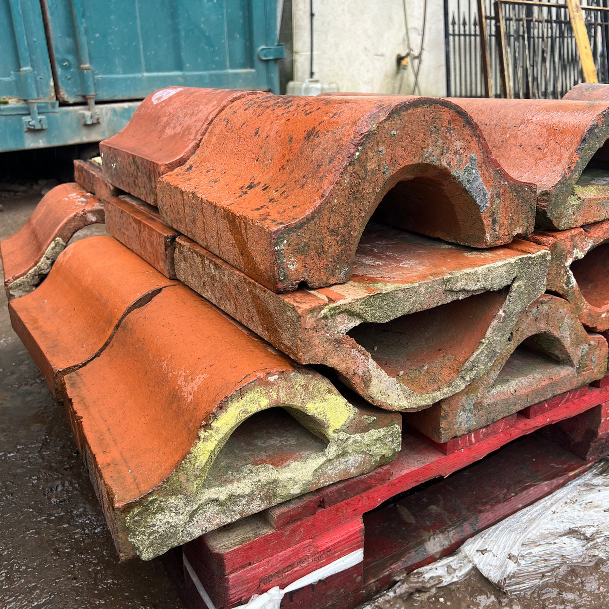 Reclaimed Saddleback Wall Coping Bricks - Job Lot of 25