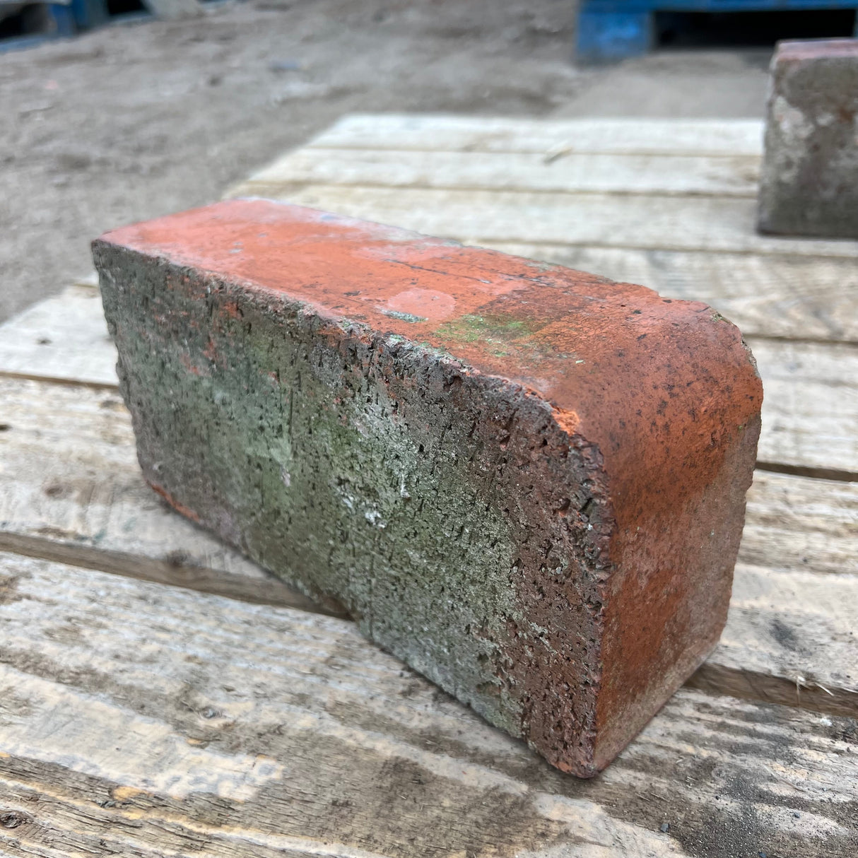 Reclaimed Imperial Pencil Bullnose Brick