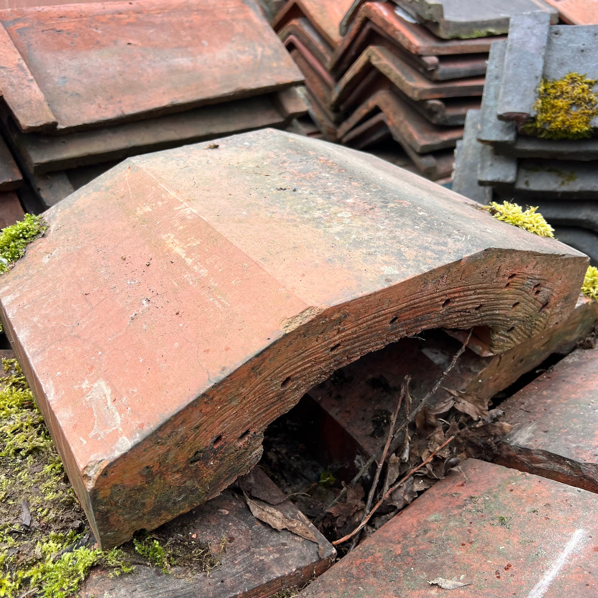 Reclaimed Terracotta Red Wall Coping Brick - Job Lot of 9ft