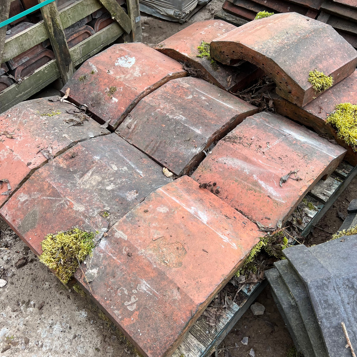 Reclaimed Terracotta Red Wall Coping Brick - Job Lot of 9ft