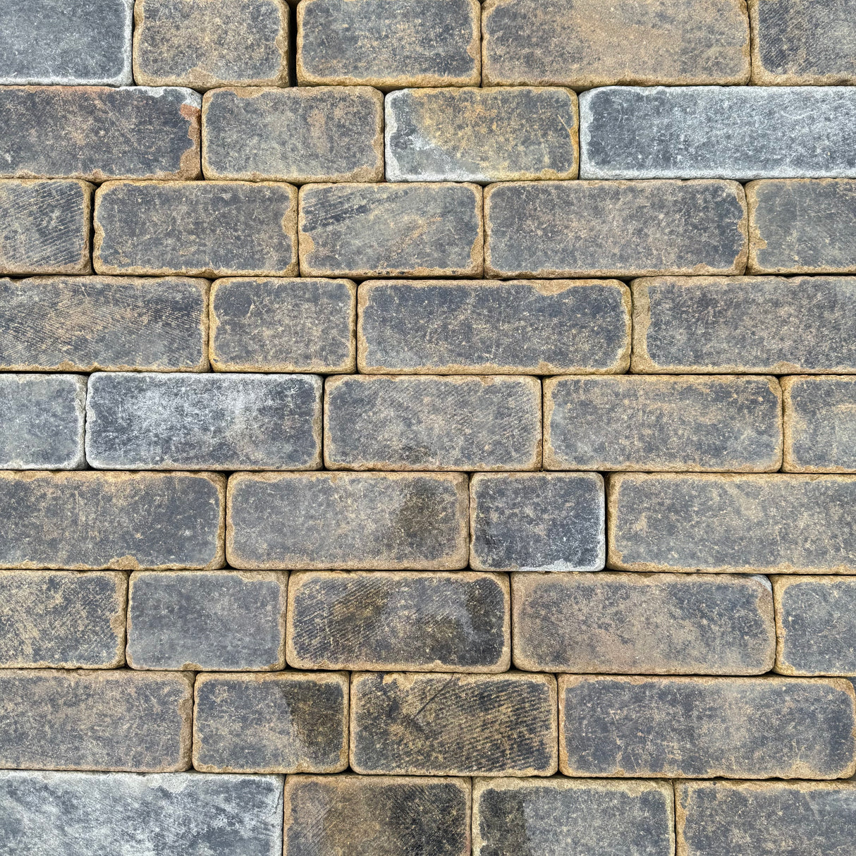 Weathered Yorkshire Stone Setts - 100mm x Random Lengths