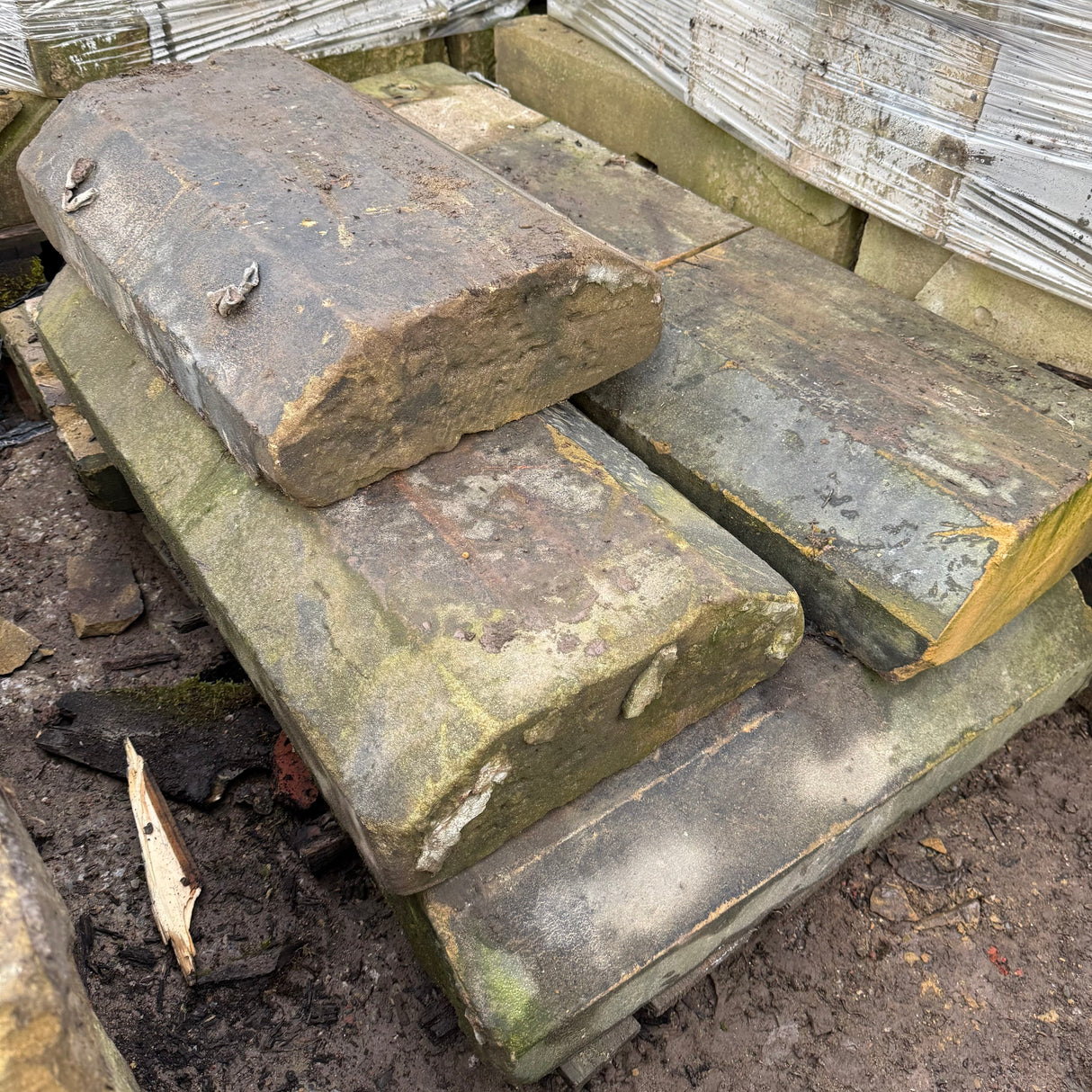 Reclaimed Stone Wall Coping - Job Lot