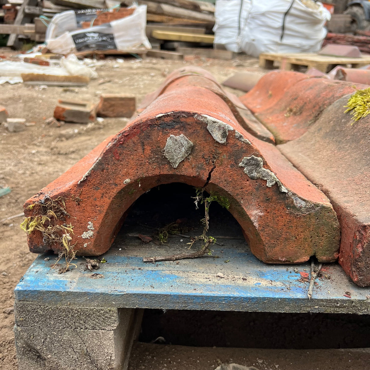 Reclaimed Terracotta Red Bell Wall Coping Brick - Job Lot of 5ft