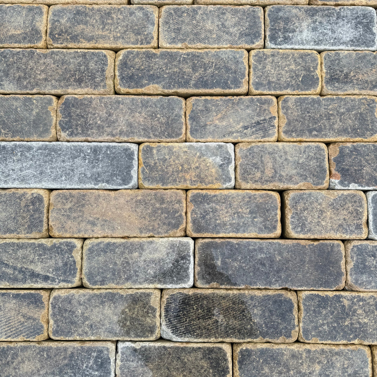 Weathered Yorkshire Stone Setts - 100mm x Random Lengths