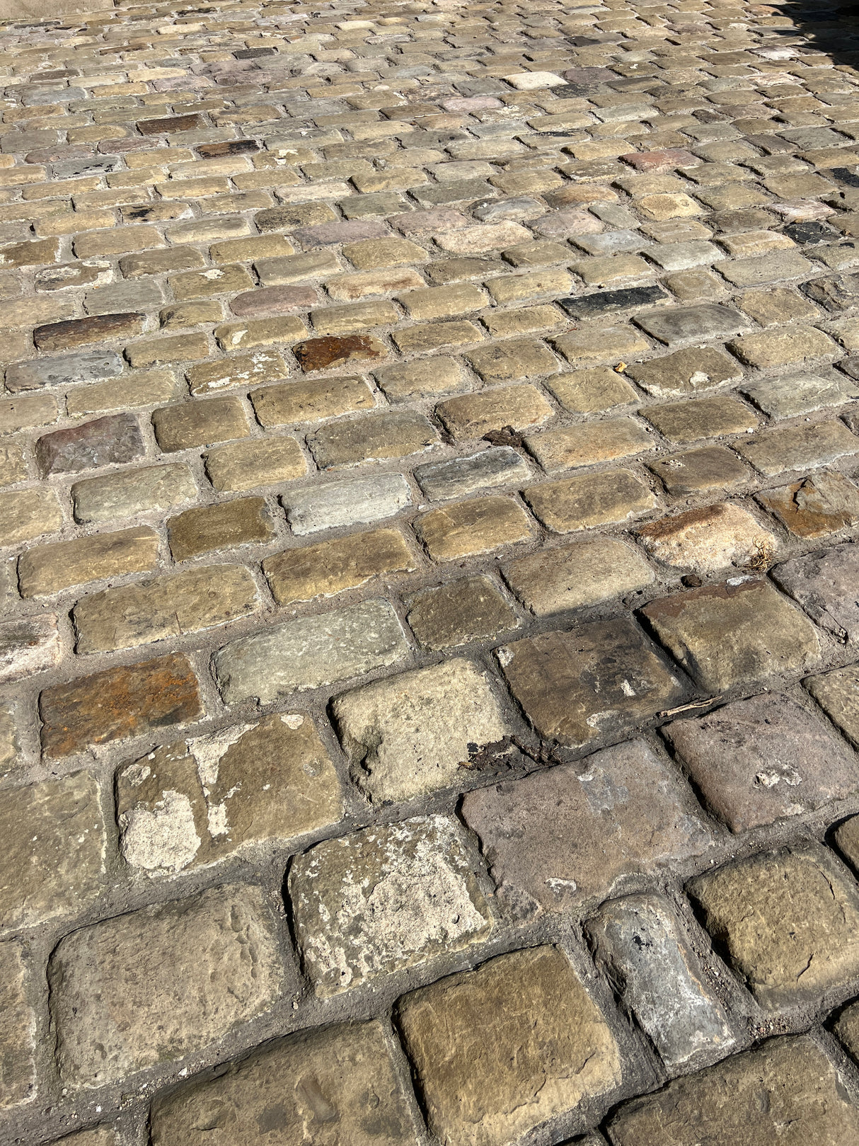 Reclaimed Gritstone Cobble Driveway in Huddersfield, Yorkshire
