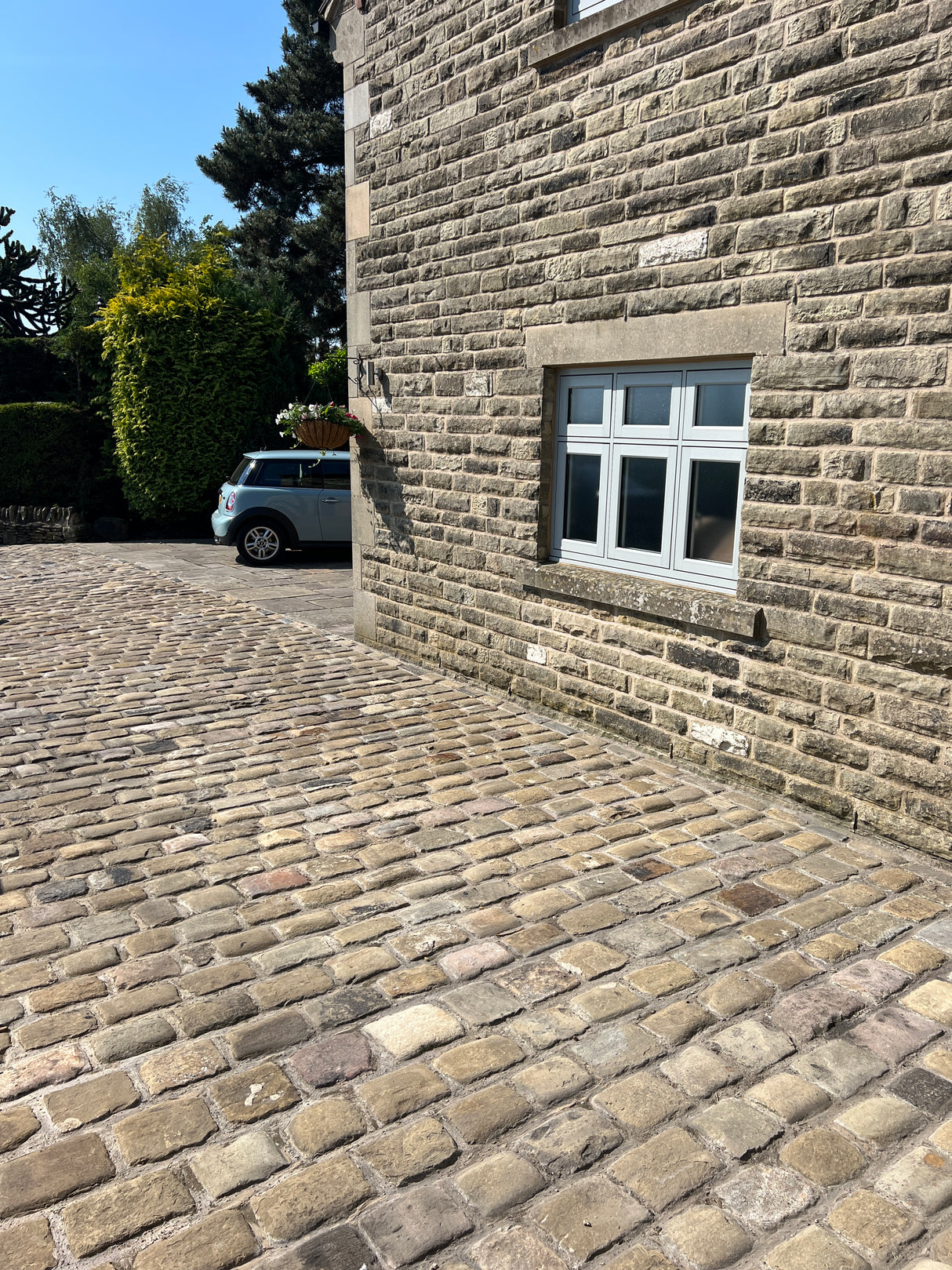 Reclaimed Gritstone Cobble Driveway in Huddersfield, Yorkshire