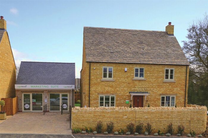 Cotswold Gold Tumbled Building Stone - Per SQM