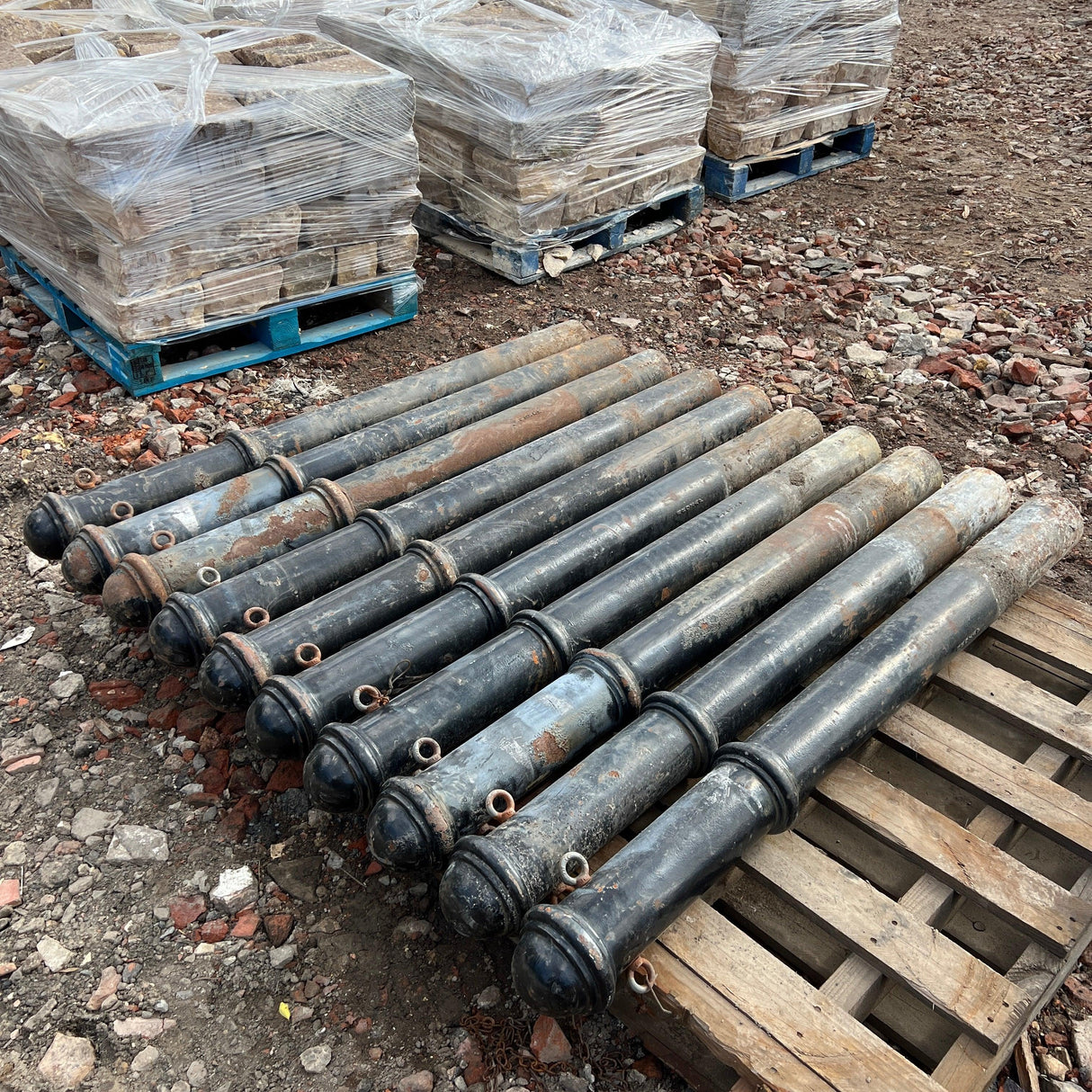 Cast Iron Bollards / Post (Set of 10) - Reclaimed Brick Company