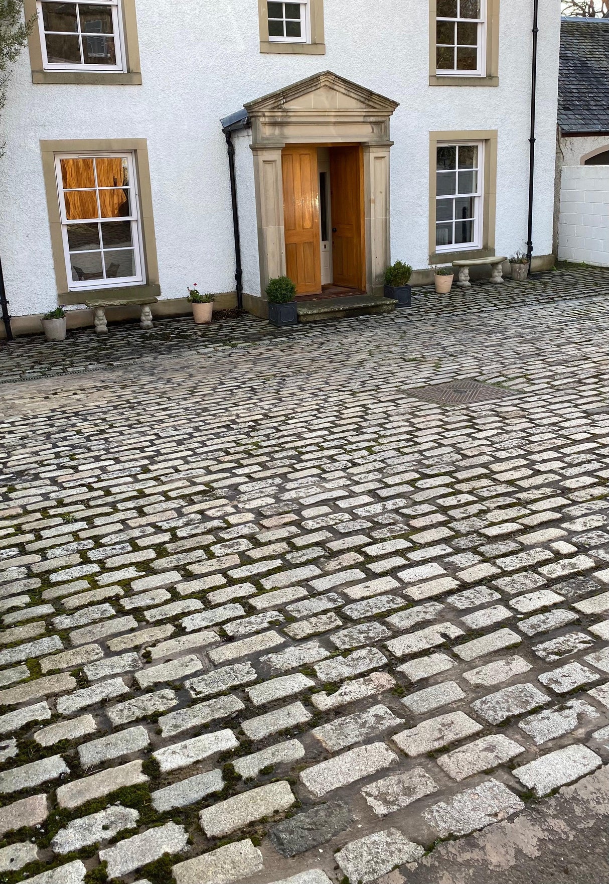 Granite Driveway, Edinburgh, Scotland - Reclaimed Brick Company